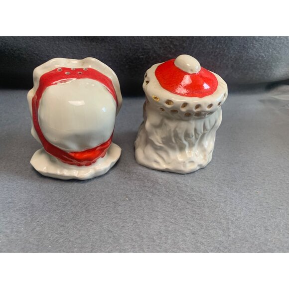 Vintage Ceramic Santa & Mrs. Claus Salt & Pepper Shakers Set - Picture 3 of 12